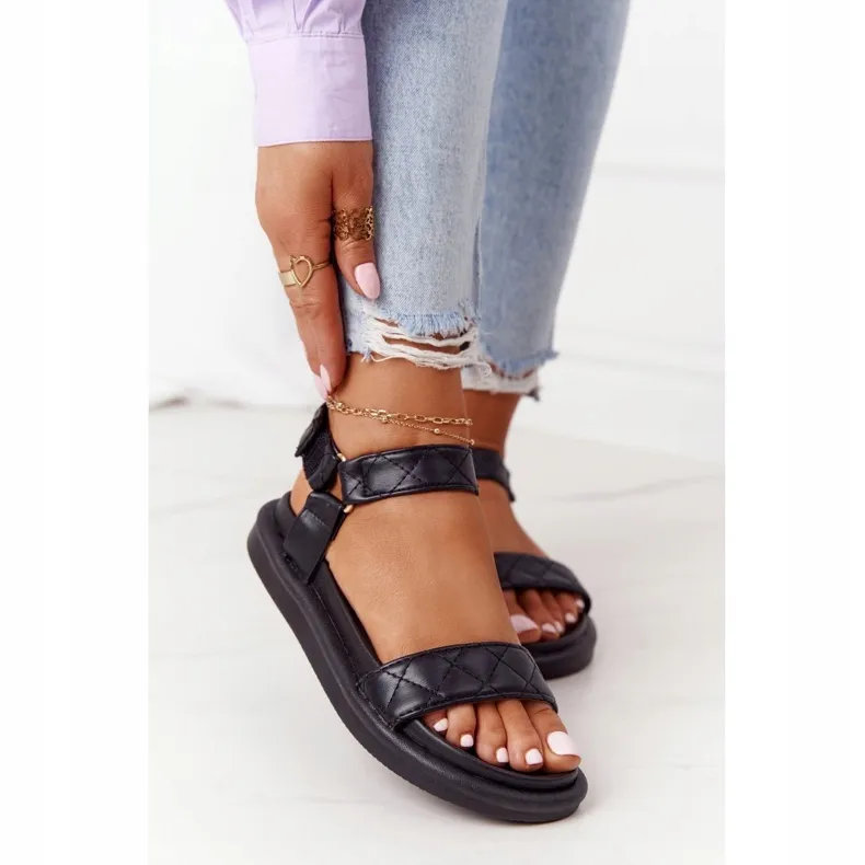 PS1 Zwarte omslagsandalen met quilten op het platform