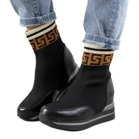 Zwarte sneaker met sleehak Wanda